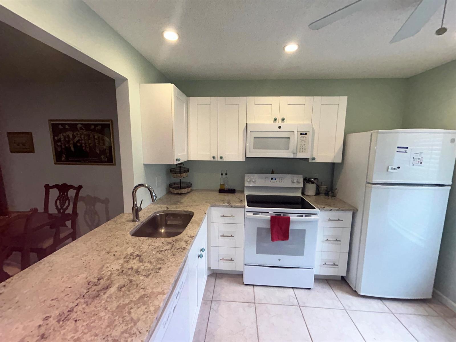878 Worcester Lane, Lake Worth FL 33467 photo 2