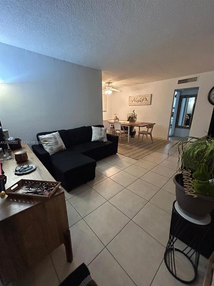 1100 NE 1st Ct # 104, Hallandale Beach FL 33009