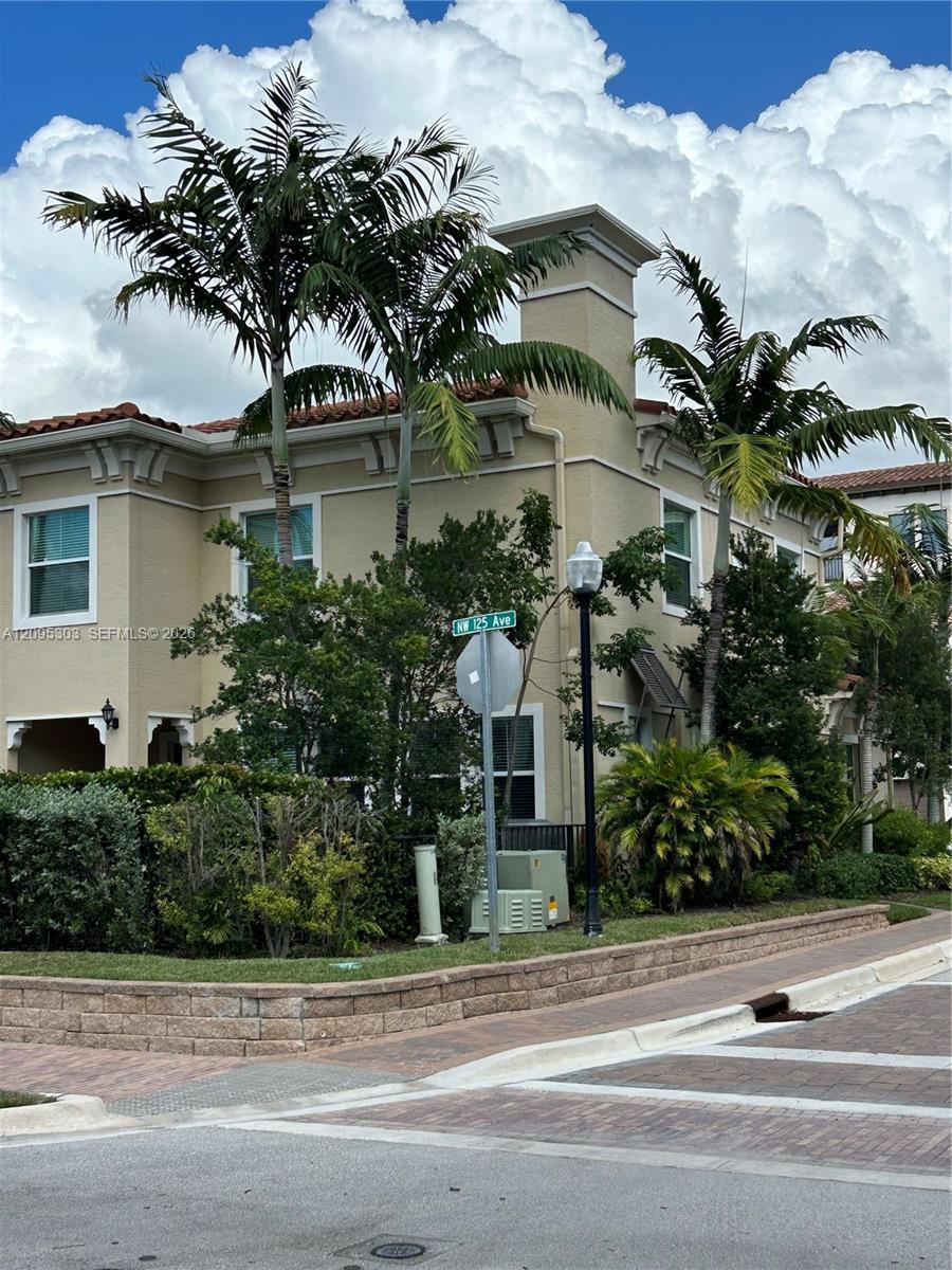 2979 NW 124th Way, Sunrise FL 33323