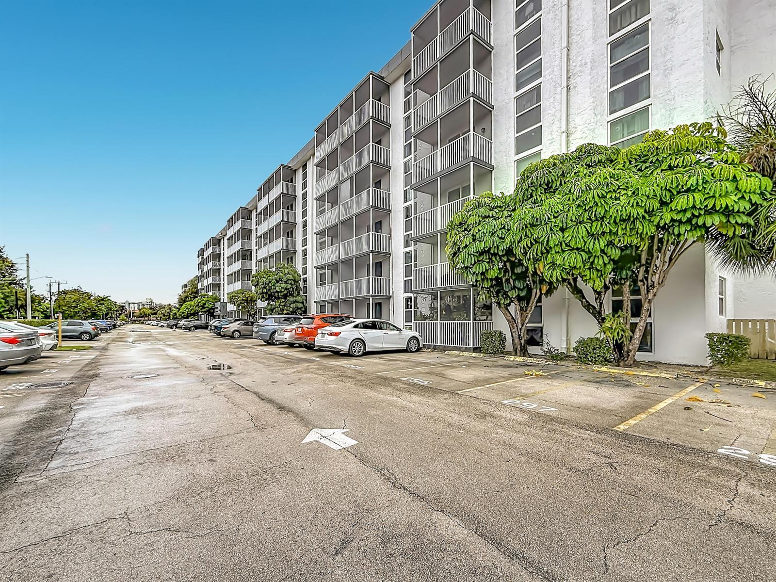 16851 NE 23RD Avenue # A608, North Miami Beach FL 33160 photo 3