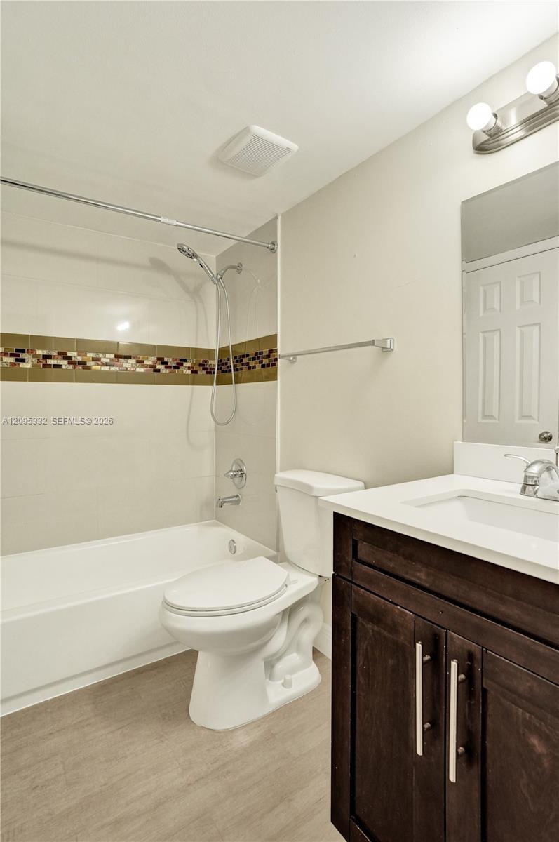9946 Nob Hill Pl # 9946, Sunrise FL 33351 photo 3