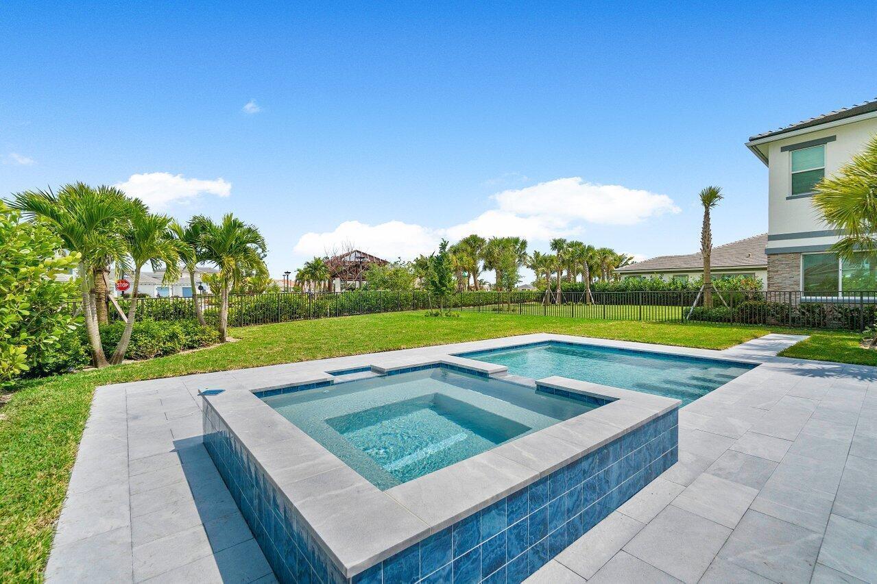 12289 Waterstone Circle, Palm Beach Gardens FL 33412 photo 4