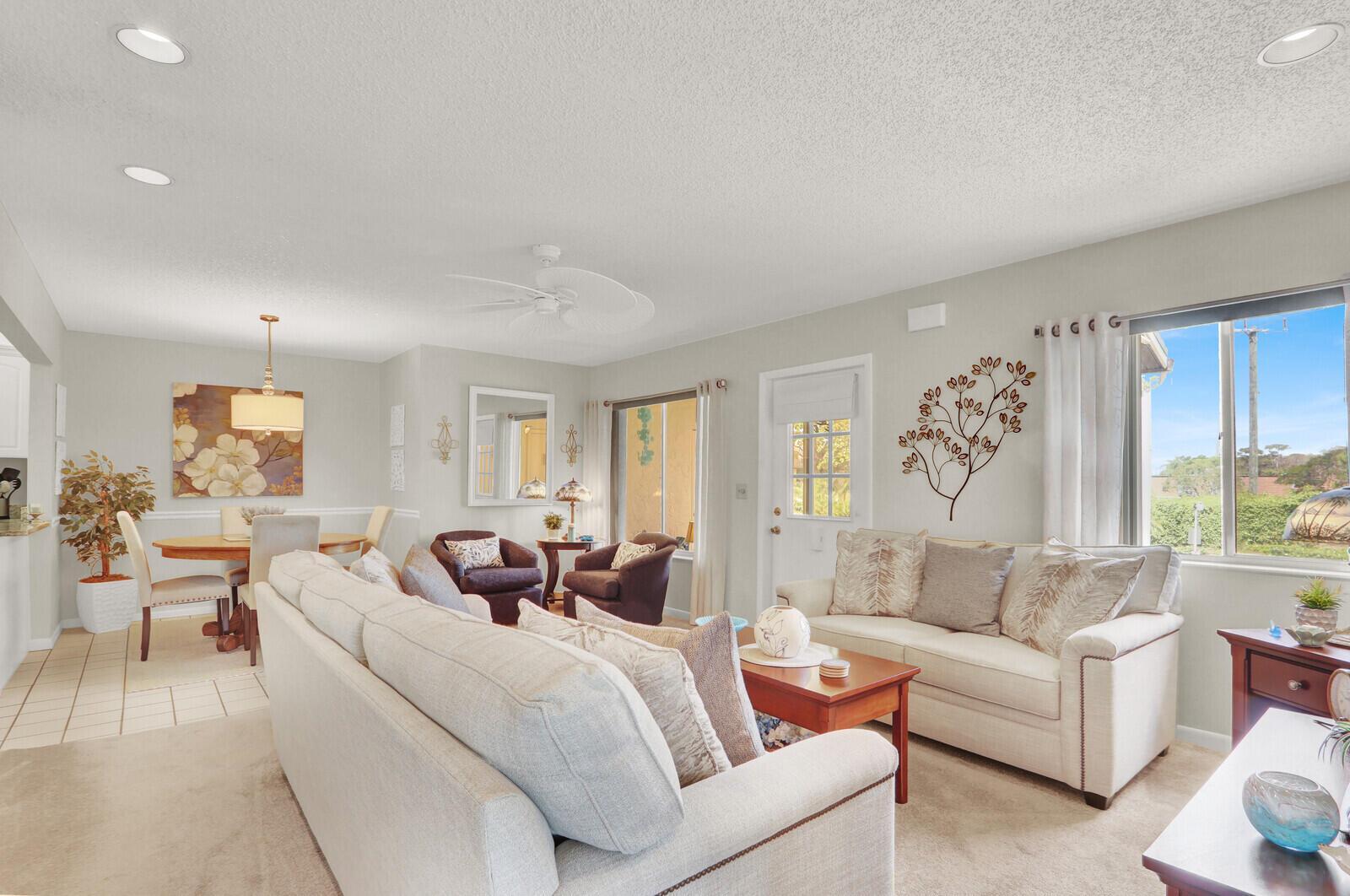 323 KNOTTY PINE Circle # 2, FL 33463 photo 3