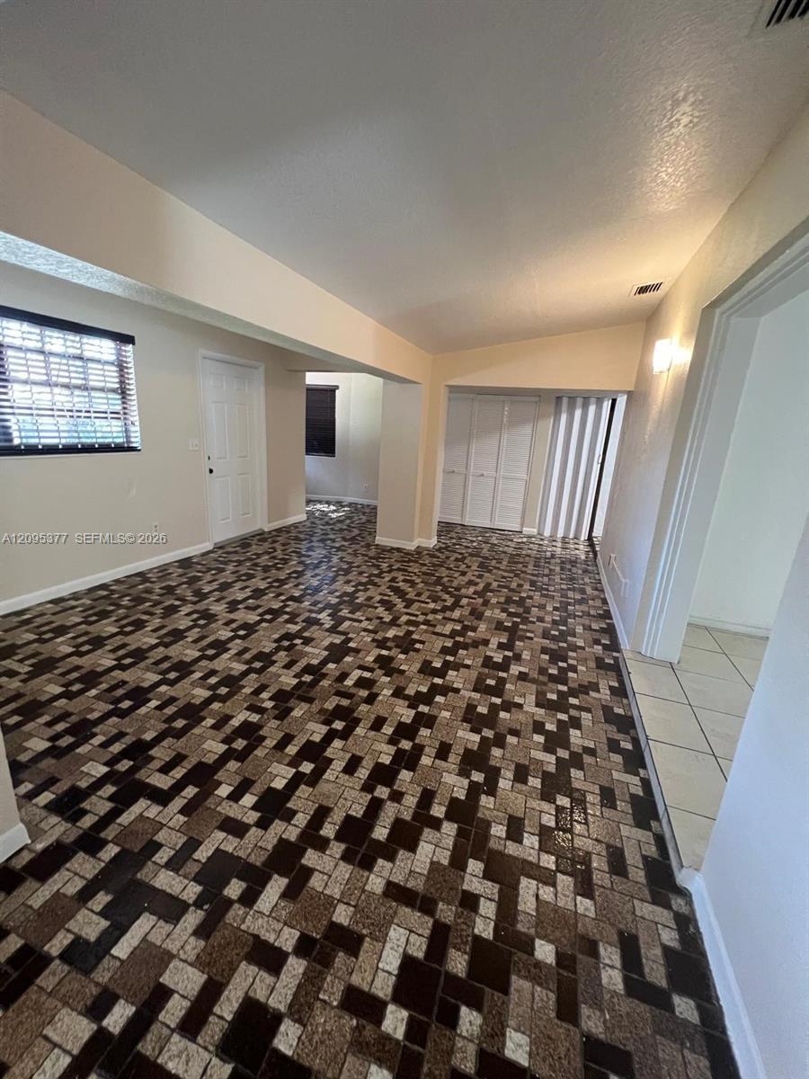 570 NW 41st St, Miami FL 33127 photo 5
