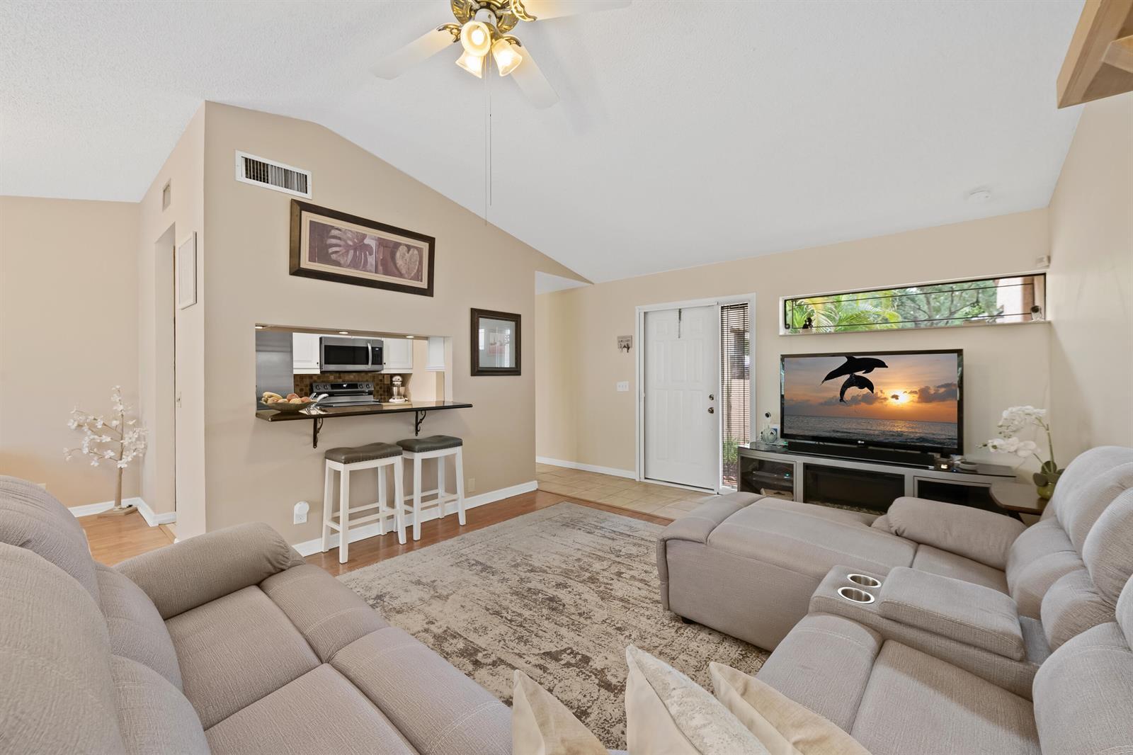 9212 CHELSEA Drive N, Plantation FL 33324 photo 4