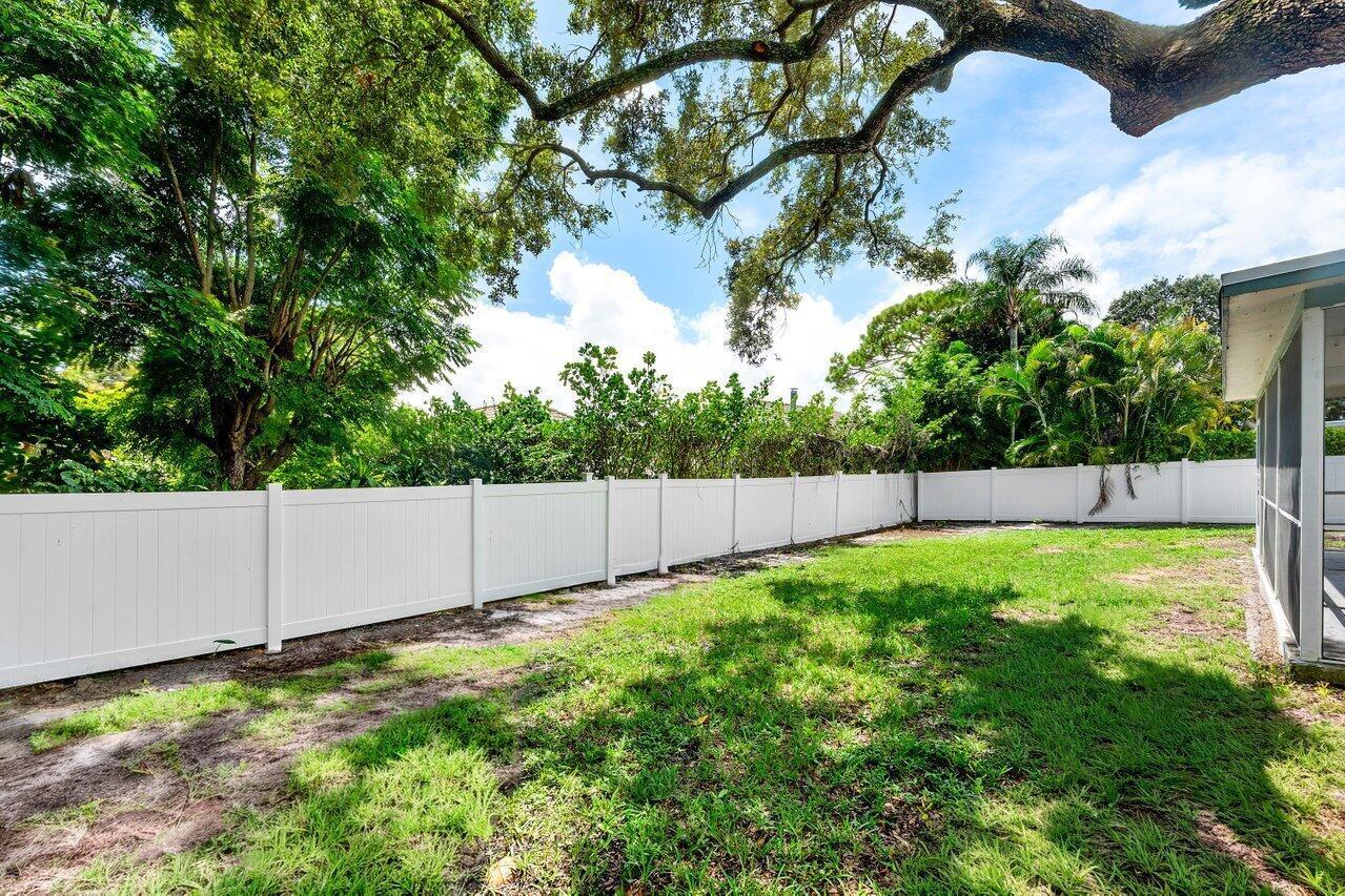 2350 NIKI JO Lane, Palm Beach Gardens FL 33410 photo 4