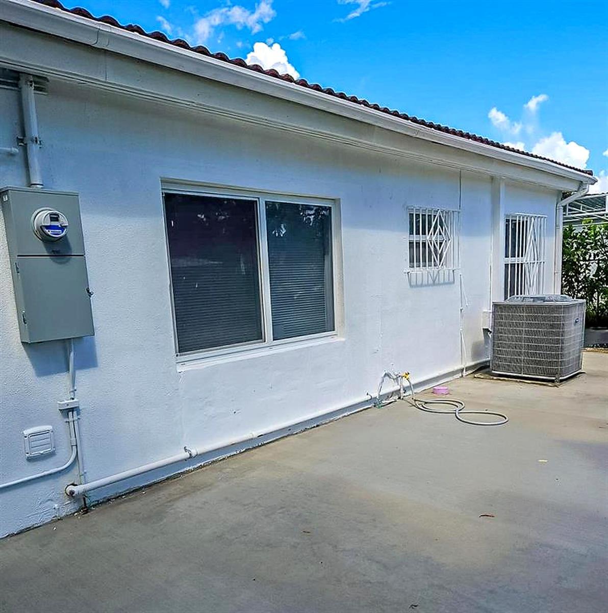 18321 NE 20TH Place, North Miami Beach FL 33179 photo 5