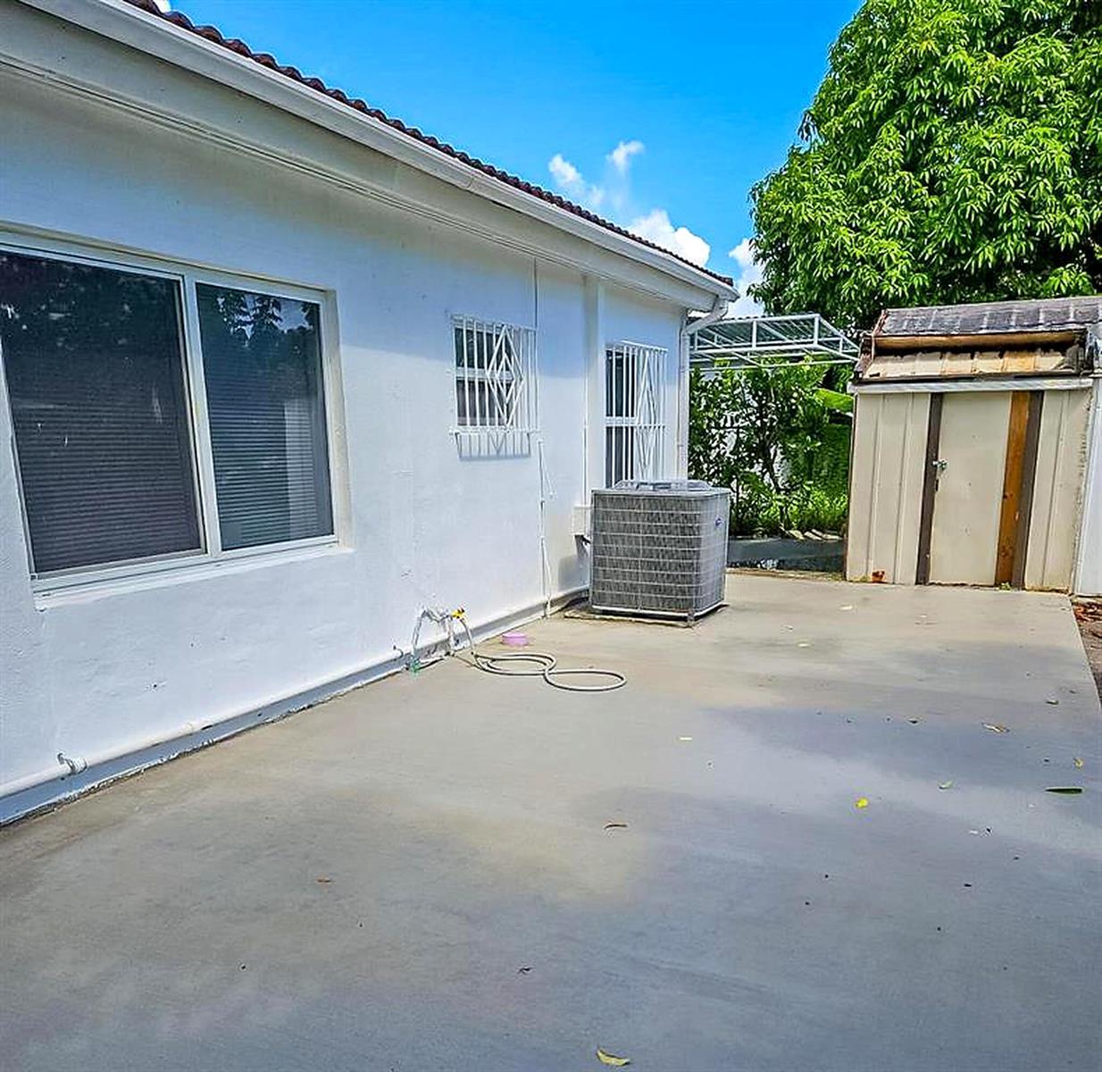 18321 NE 20TH Place, North Miami Beach FL 33179 photo 4