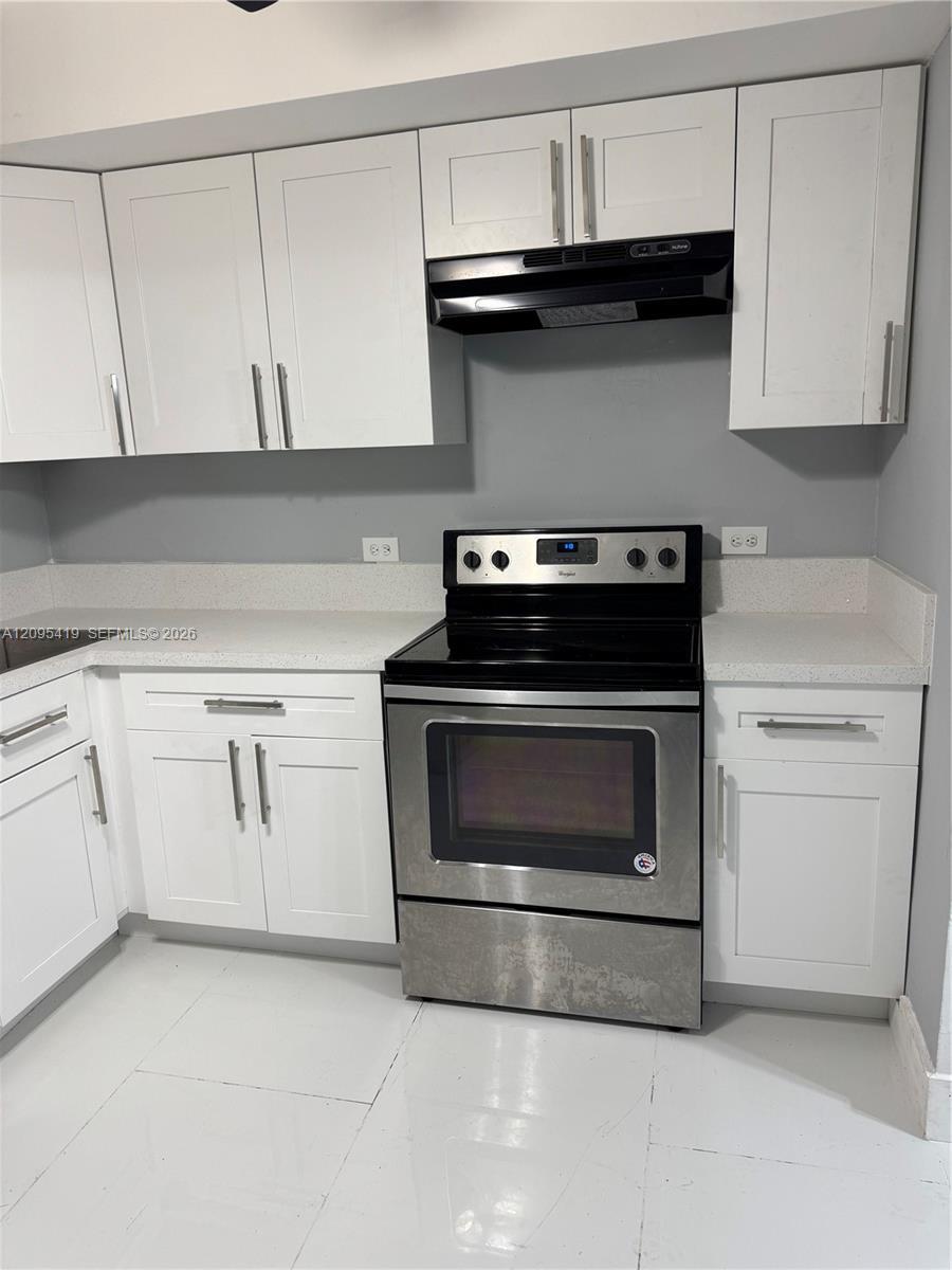585 NE 163rd St # 1, Miami FL 33162 photo 4