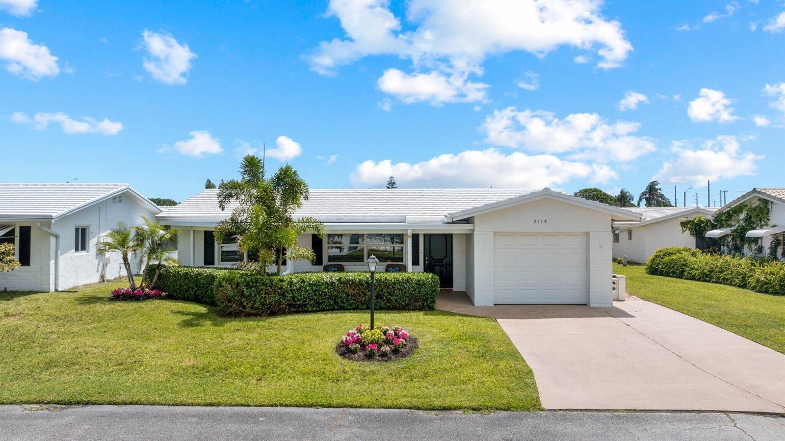 2114 SW 13th Place, Boynton Beach FL 33426 photo 2