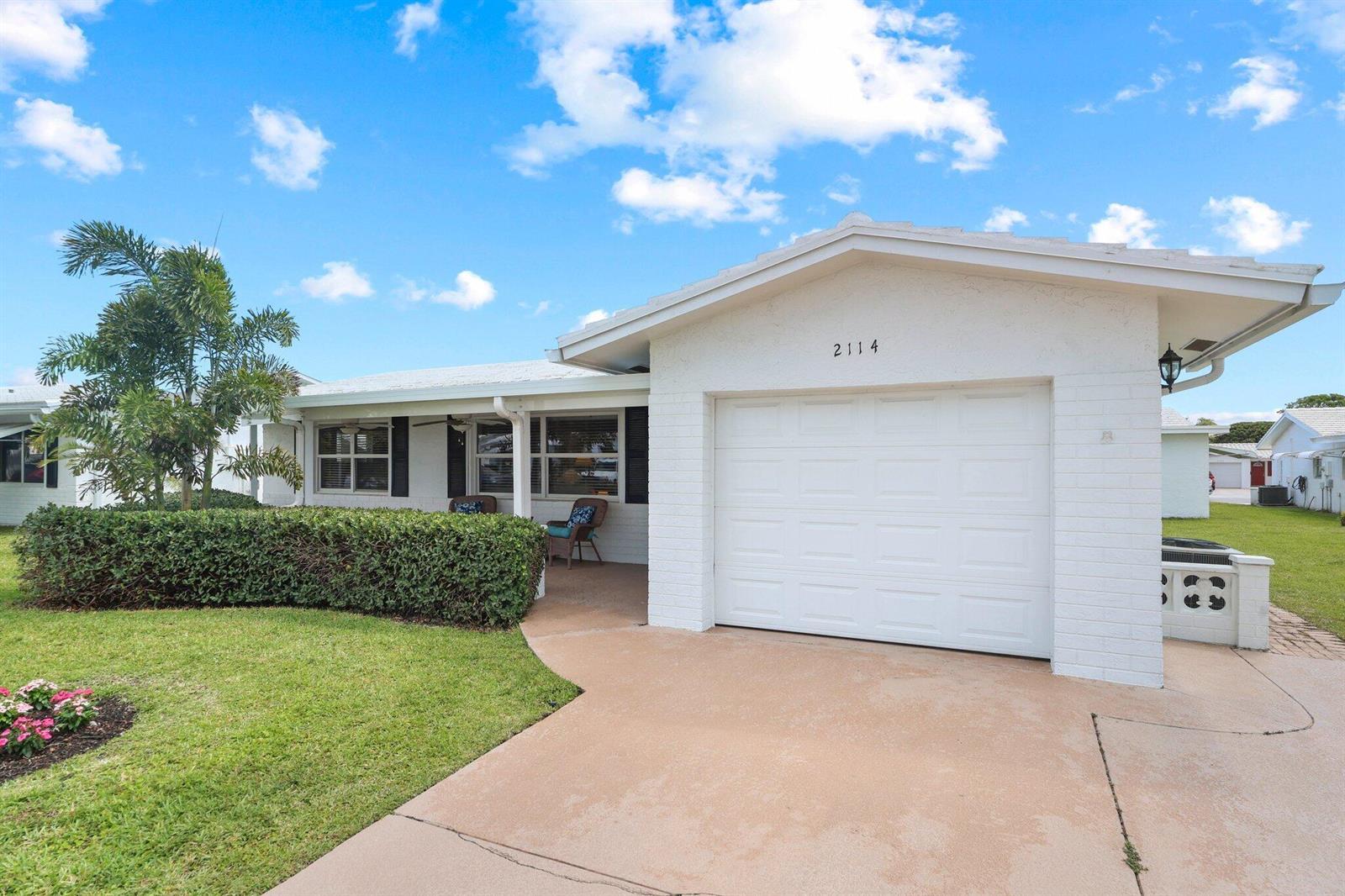 2114 SW 13th Place, Boynton Beach FL 33426 photo 5