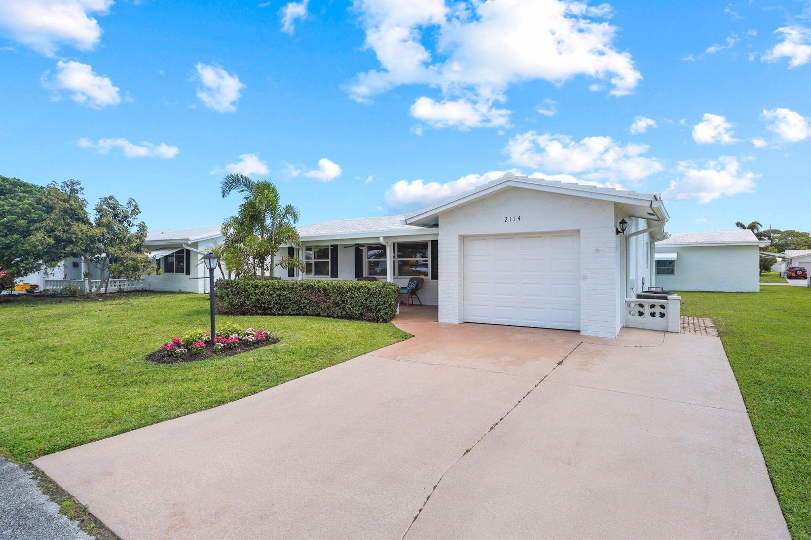 2114 SW 13th Place, Boynton Beach FL 33426 photo 4