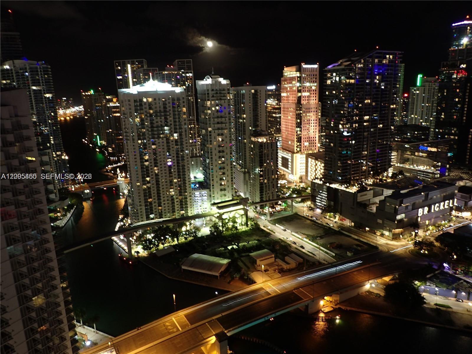 90 SW 3rd St # 3510, Miami FL 33130 photo 4