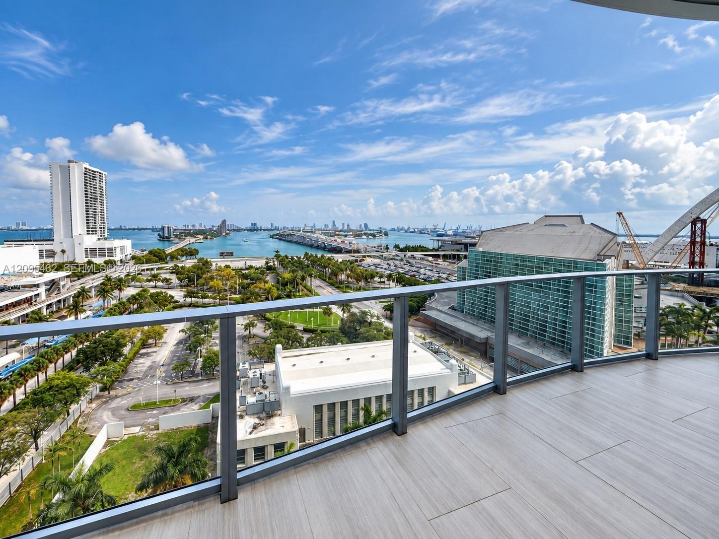 1400 Biscayne # 4703, Miami FL 33132 photo 2