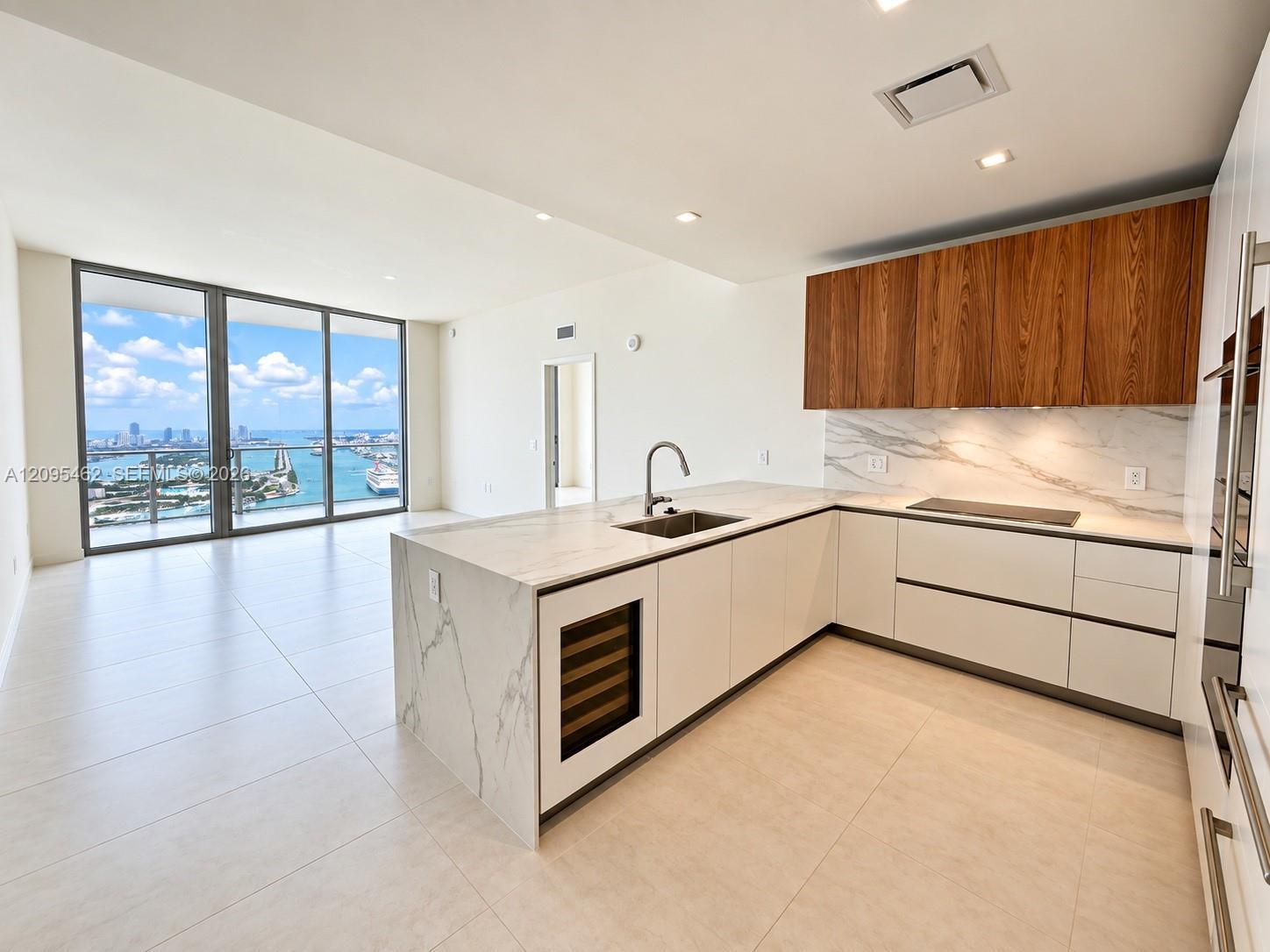 1400 Biscayne # 4703, Miami FL 33132 photo 4