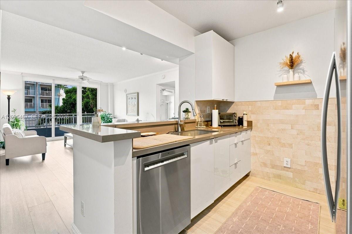 2665 SW 37th Ave # 211, Miami FL 33133