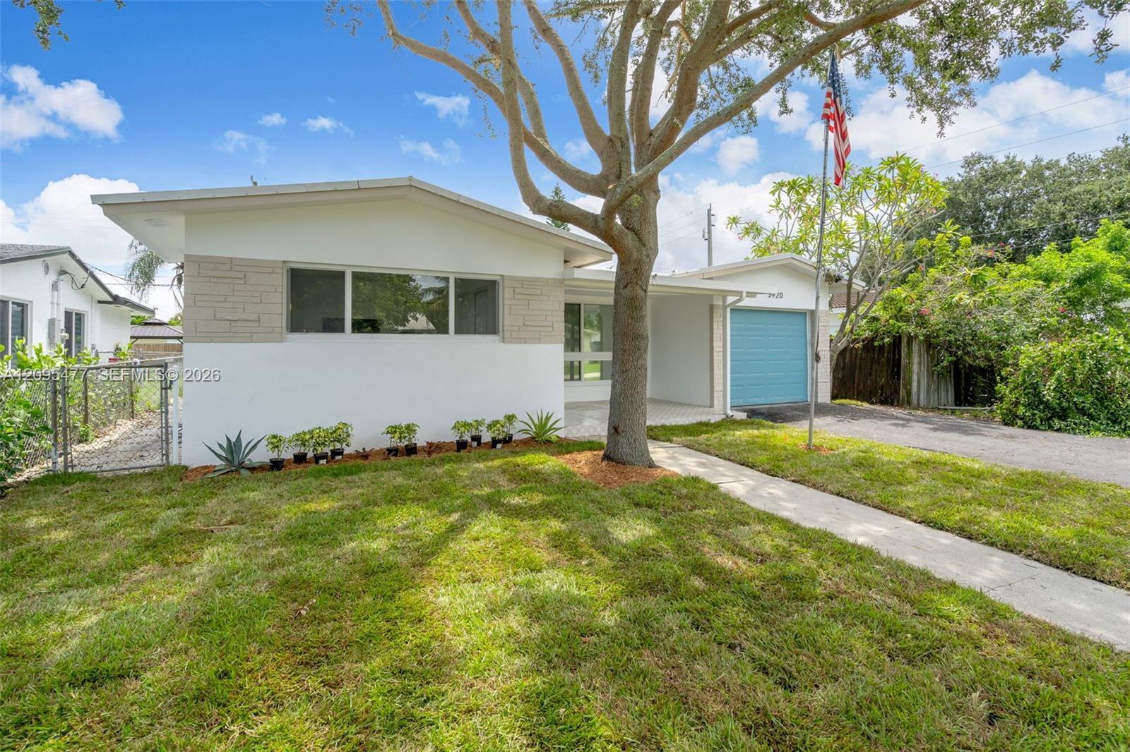 3920 Hayes St, Hollywood FL 33021 photo 3