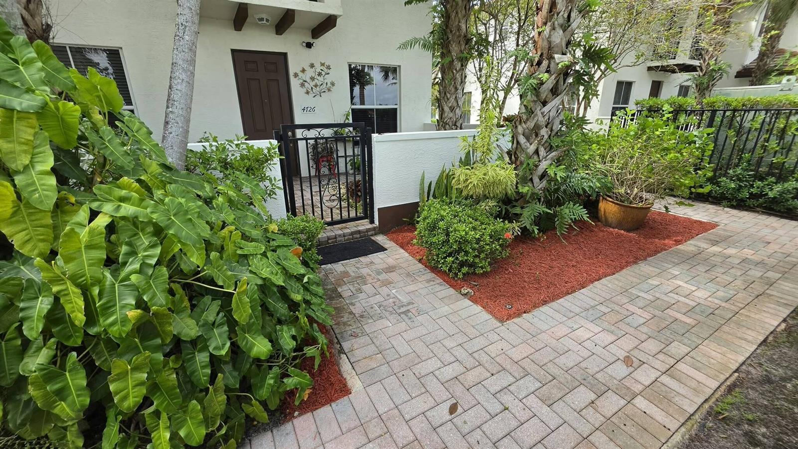 4726 MONARCH Way, Coconut Creek FL 33073 photo 2