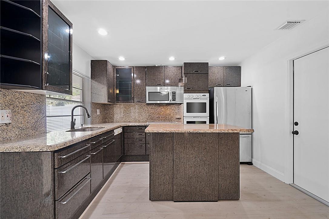 807 NW 7TH Street, Boca Raton FL 33486 photo 5