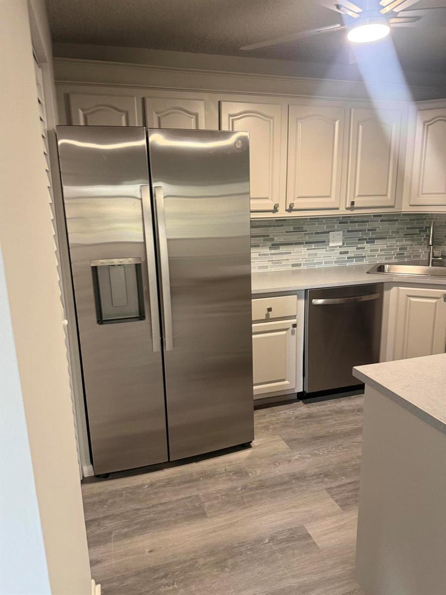 302 Knotty Pine Circle # 1, FL 33463 photo 3
