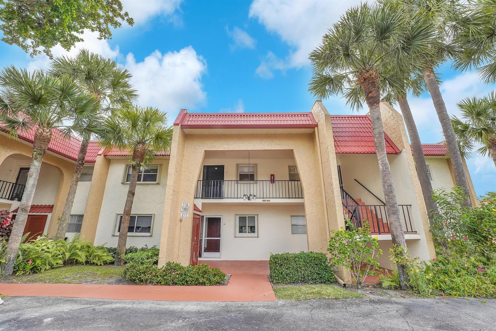 210 LAKE EVELYN Drive # 210, West Palm Beach FL 33411 photo 2