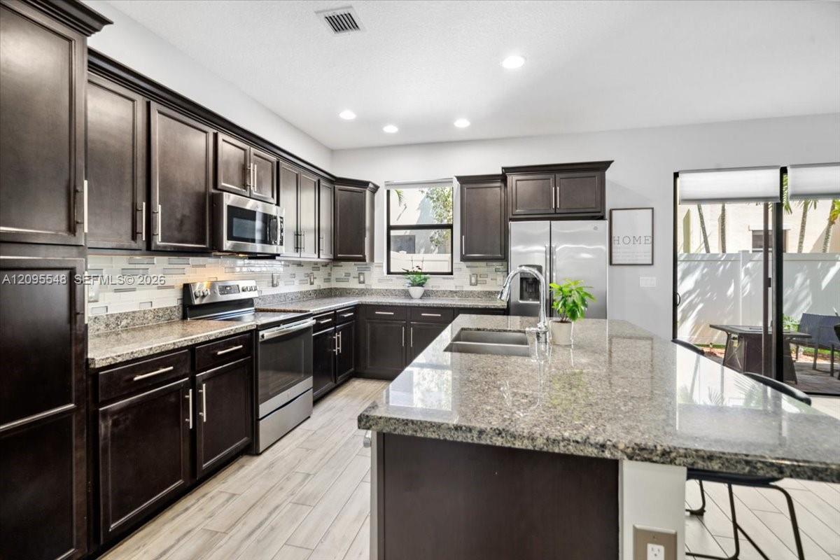 20975 NW 1st Ct, Pembroke Pines FL 33029 photo 5