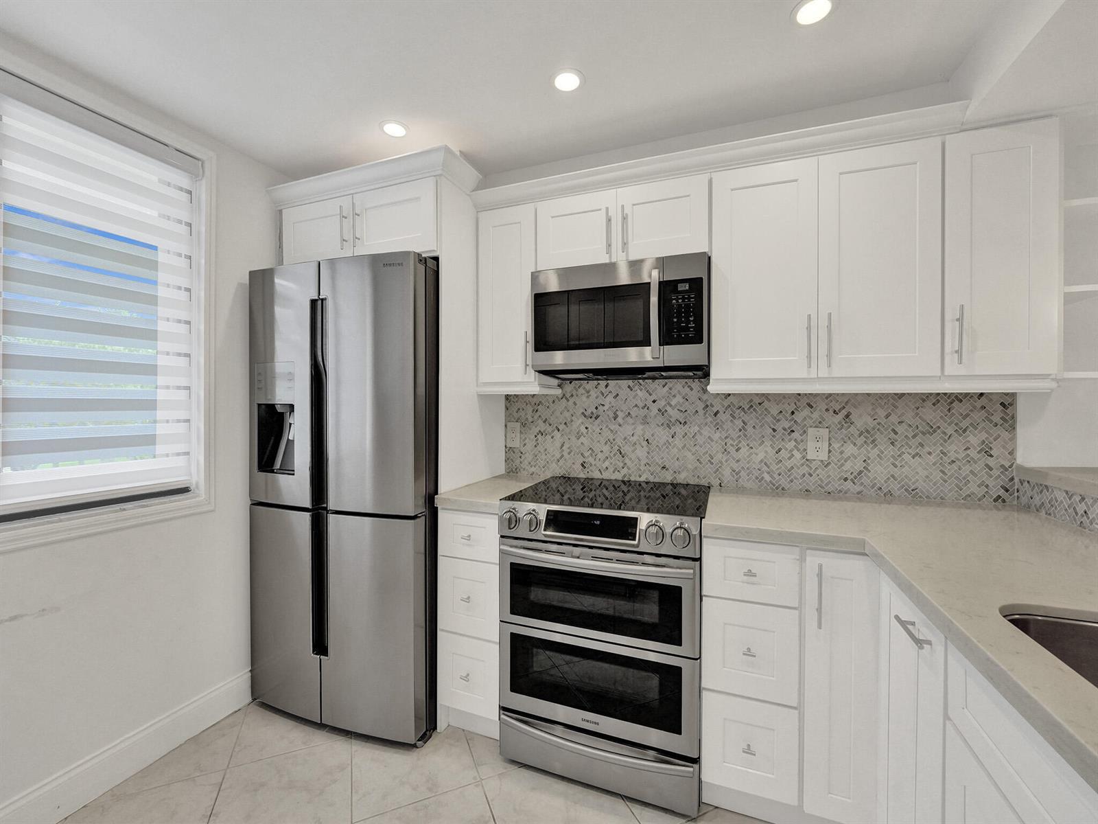 6169 BALBOA Circle # 306, Boca Raton FL 33433 photo 2