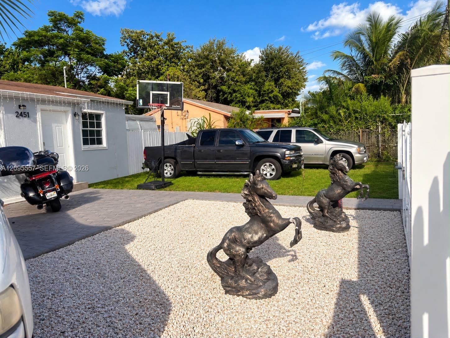 2451 NW 104th St, Miami FL 33147 photo 3