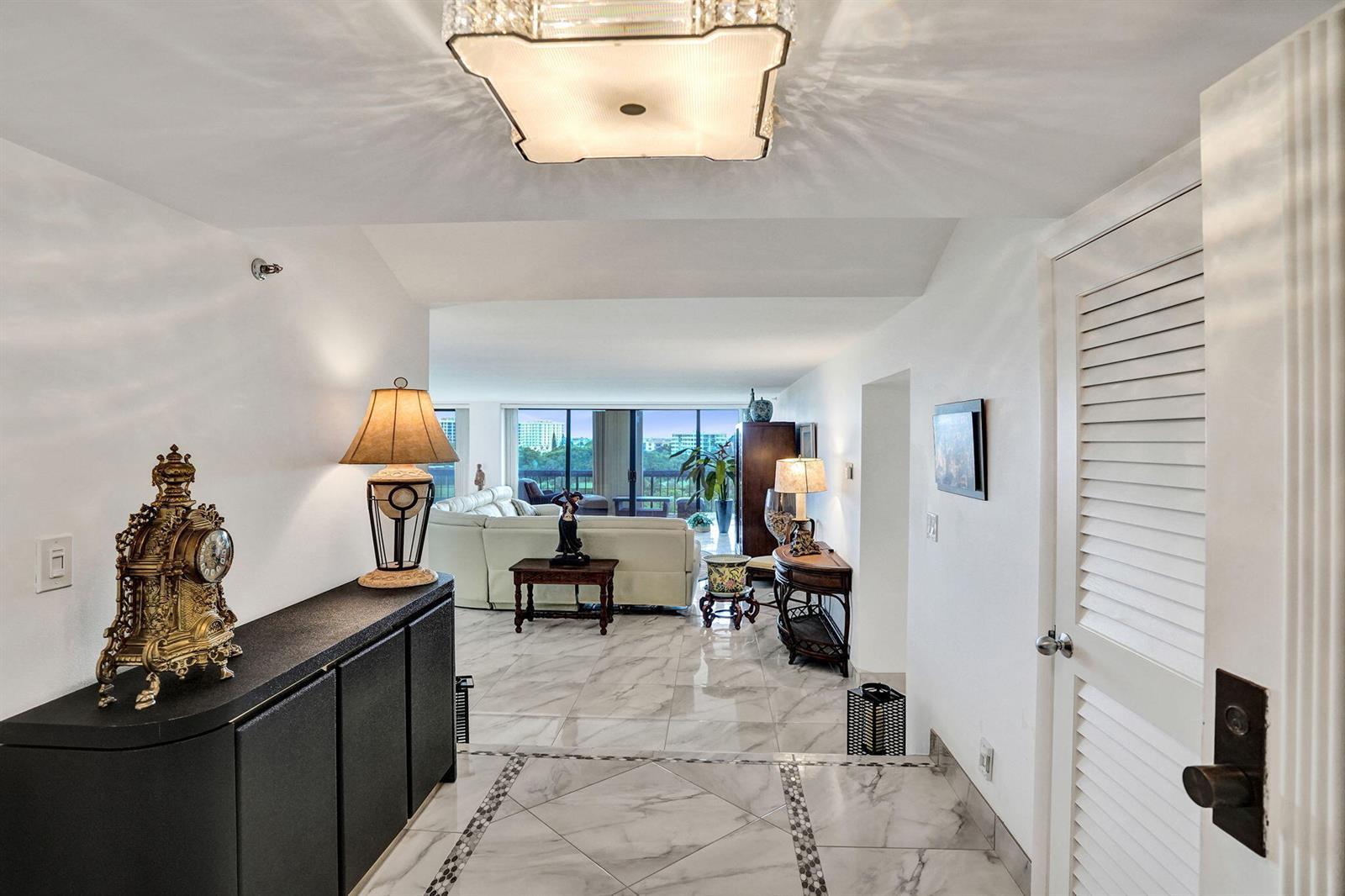 1900 CONSULATE Place # 604, West Palm Beach FL 33401 photo 3
