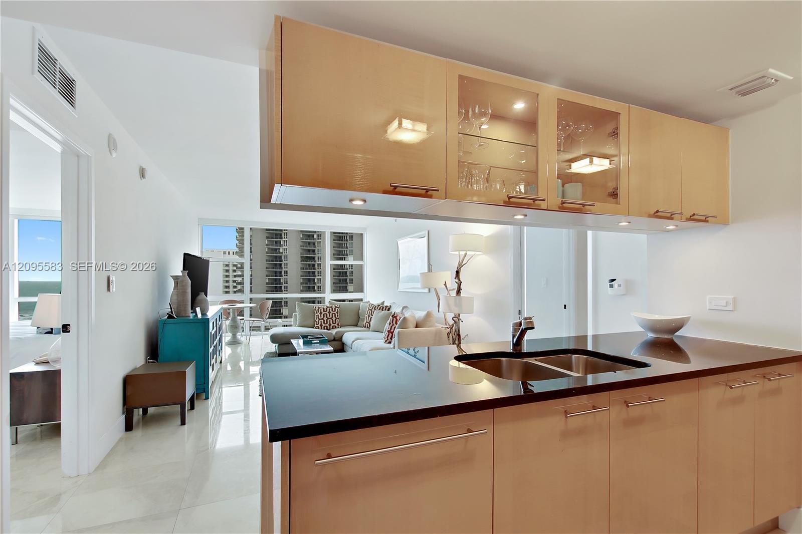 6801 Collins Ave # 1112, Miami Beach FL 33141 photo 2