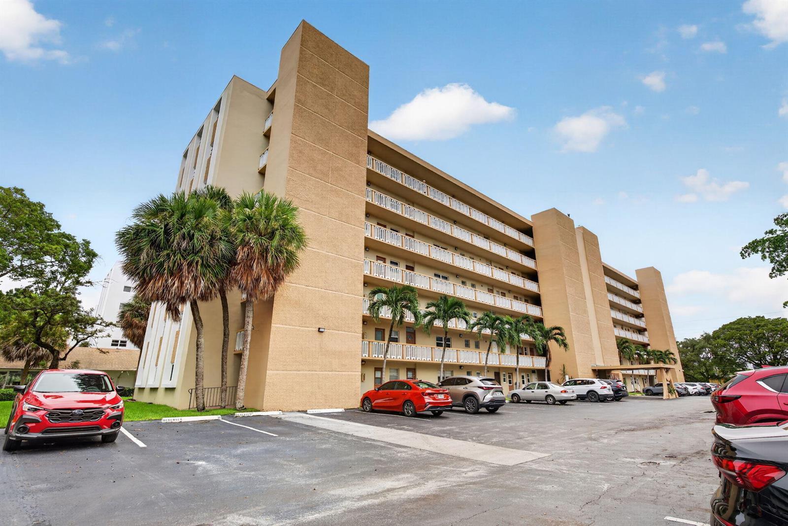 620 NE 12th Avenue # 202, Hallandale Beach FL 33009 photo 2