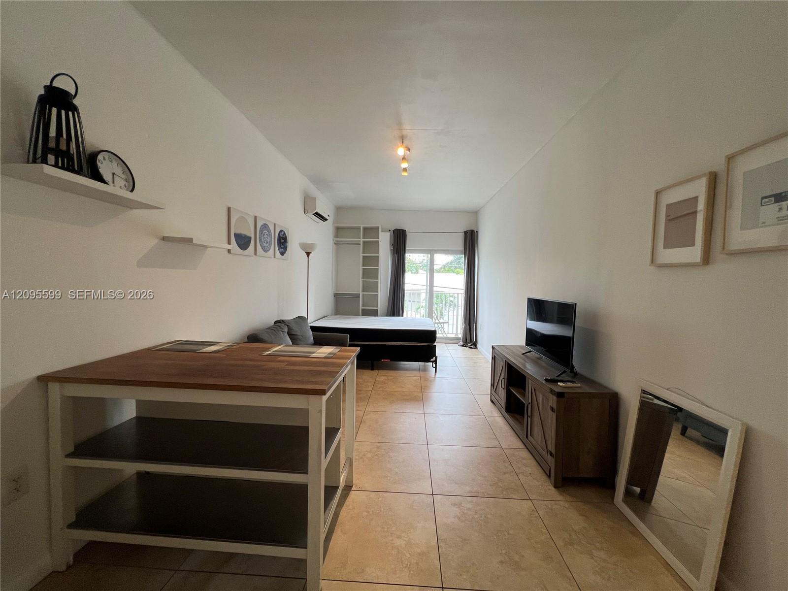 444 SW 3rd St # 5, Miami FL 33130