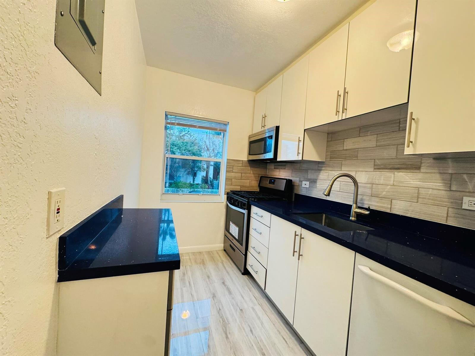935 8TH Street # 18, Miami Beach FL 33139 photo 3