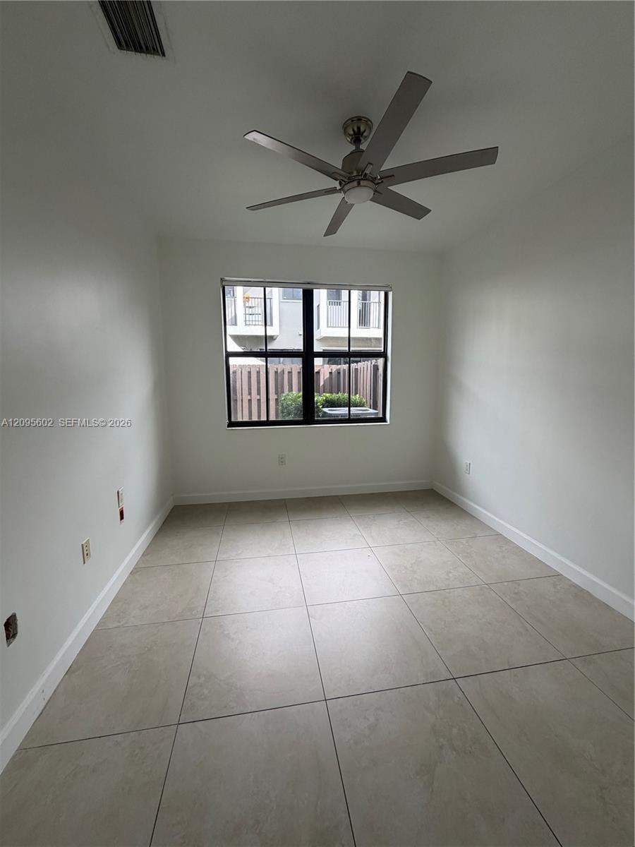10461 NW 61st st, Doral FL 33178 photo 4