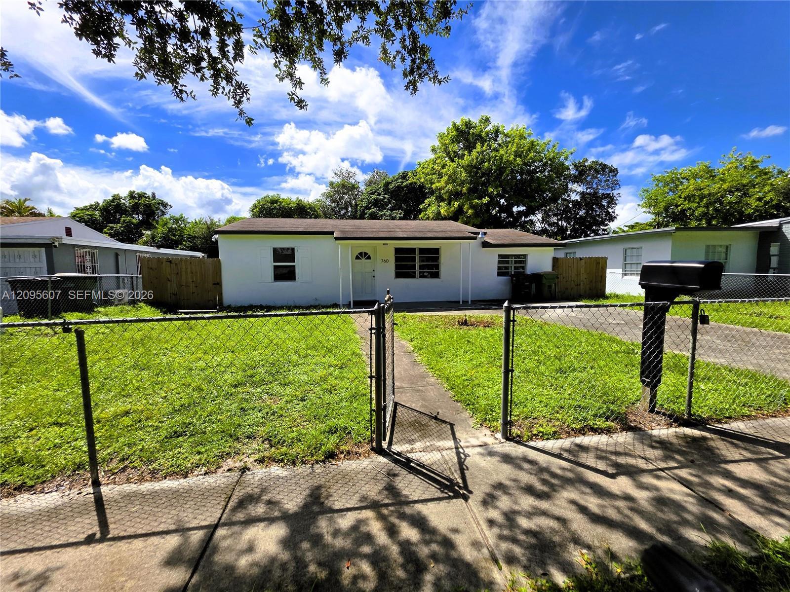760 NW 126th St, North Miami FL 33168