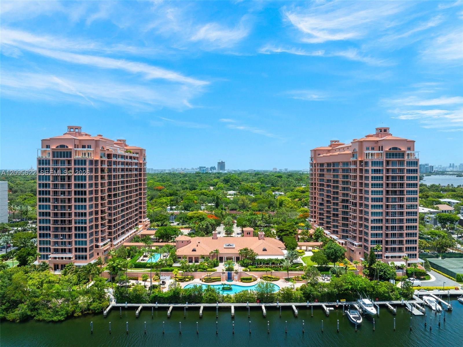 60 Edgewater Dr # 11F, Coral Gables FL 33133