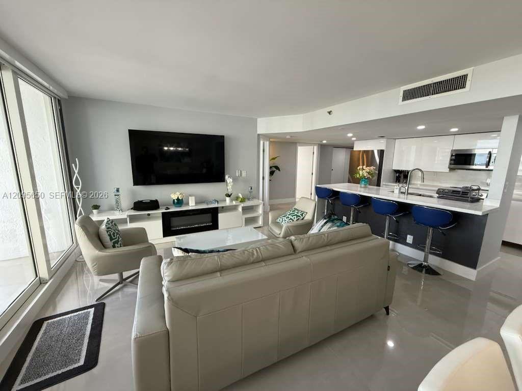 1717 N Bayshore Dr # 1840, Miami FL 33132 photo 2