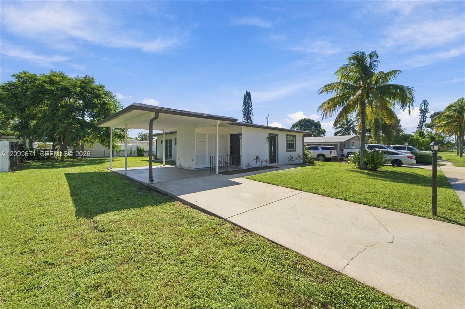 1944 Baythorne Rd, West Palm Beach FL 33415 photo 2