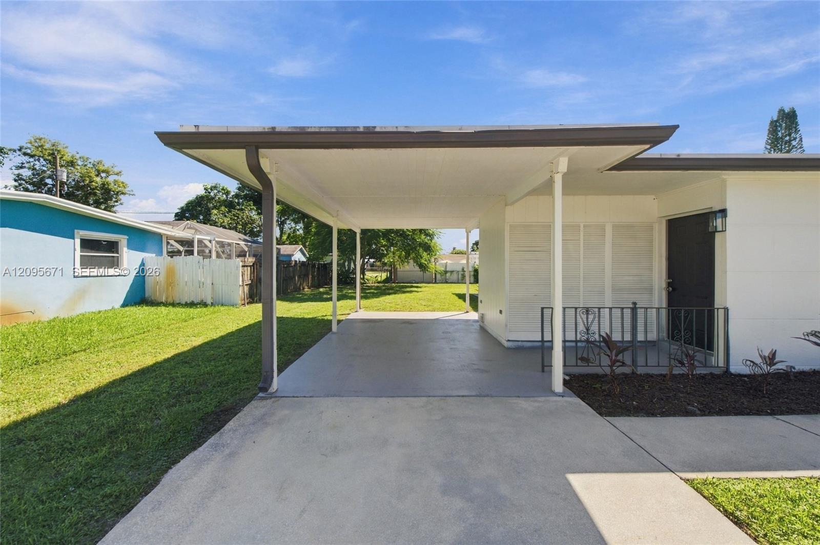 1944 Baythorne Rd, West Palm Beach FL 33415 photo 3