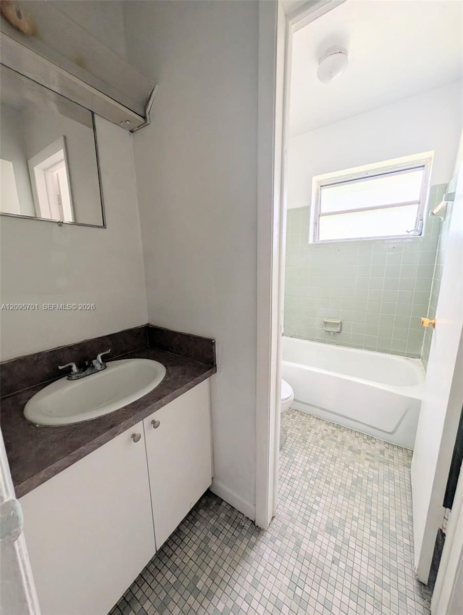 63 NE 10th St # 12, Homestead FL 33030 photo 5