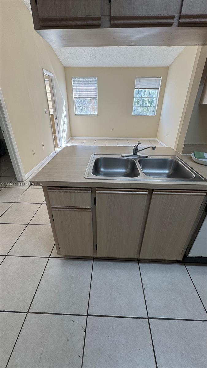18348 NW 68th Ave # H, Hialeah FL 33015 photo 4
