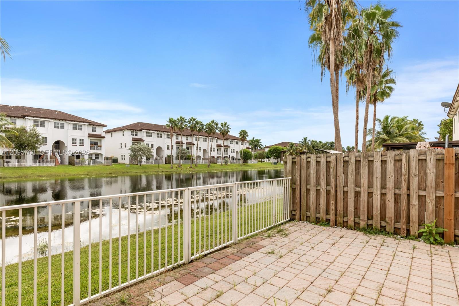 8965 NW 98th Ave, Doral FL 33178 photo 2