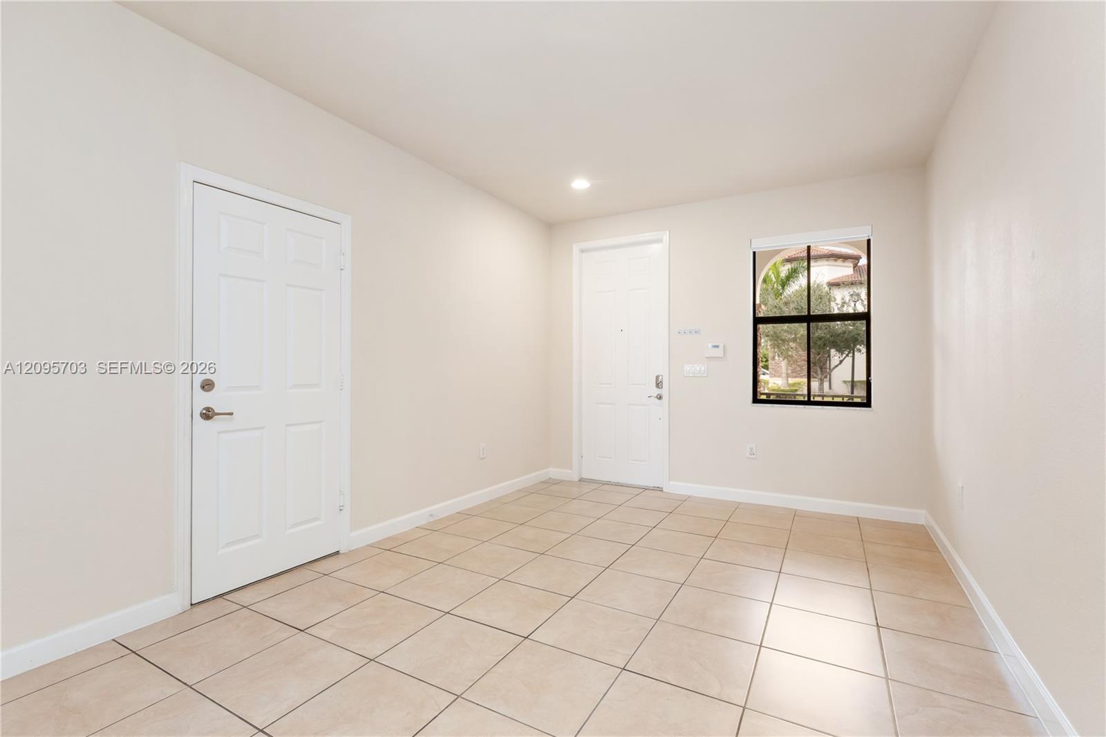 8965 NW 98th Ave, Doral FL 33178 photo 4