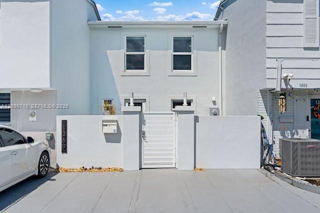 1369 W 69th St, Hialeah FL 33014 photo 2