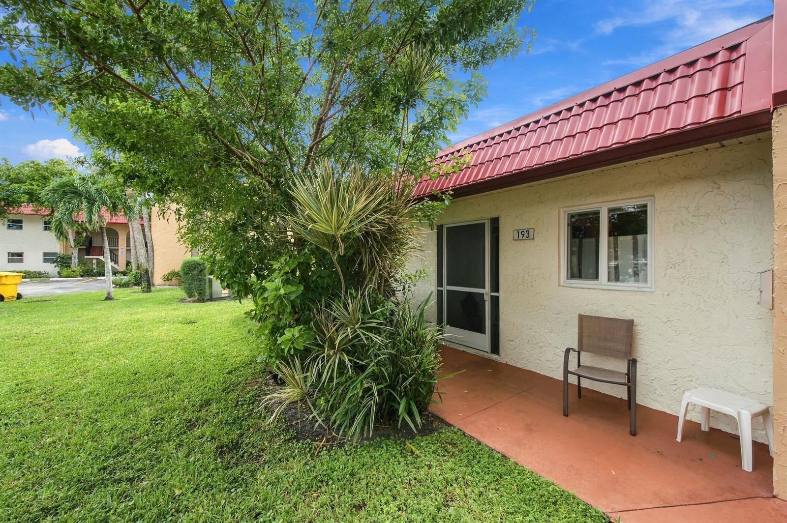 193 Lake Evelyn Drive, West Palm Beach FL 33411 photo 2