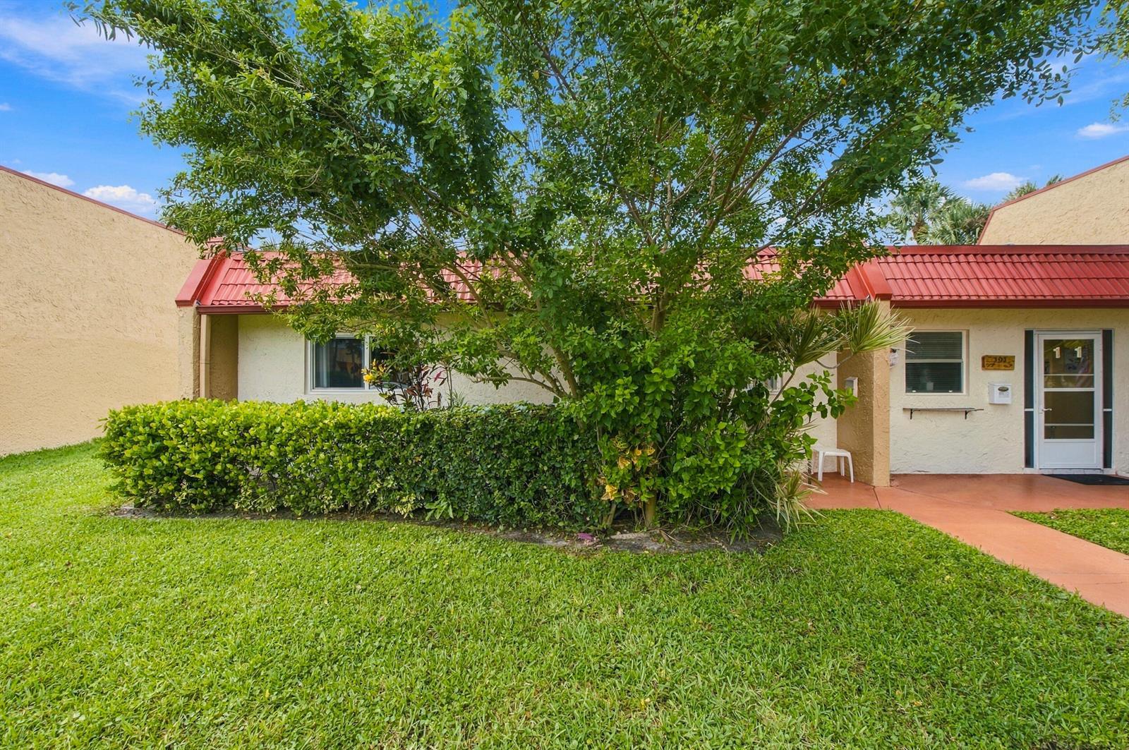 193 Lake Evelyn Drive, West Palm Beach FL 33411