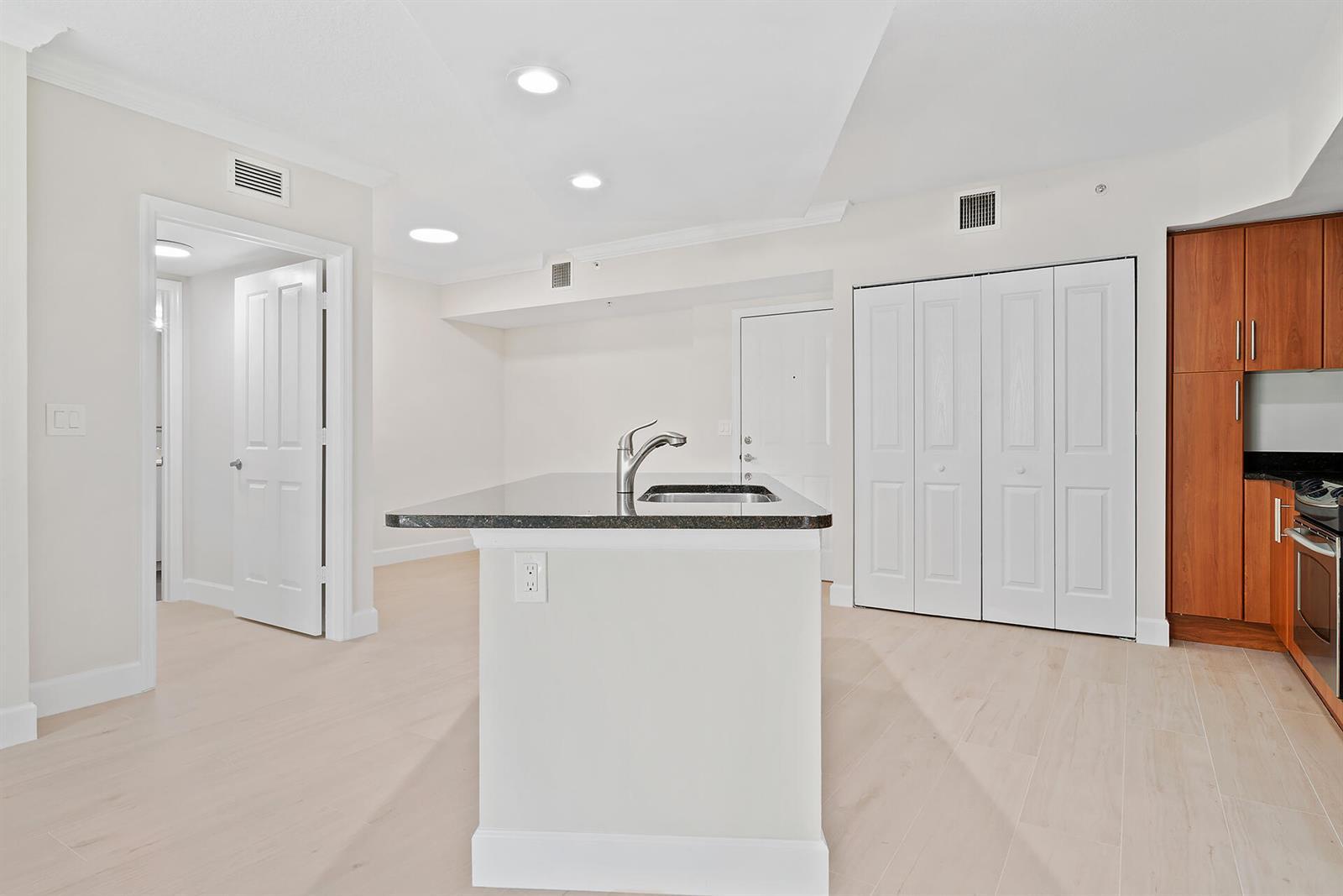 600 S Dixie Highway # 636, West Palm Beach FL 33401 photo 3