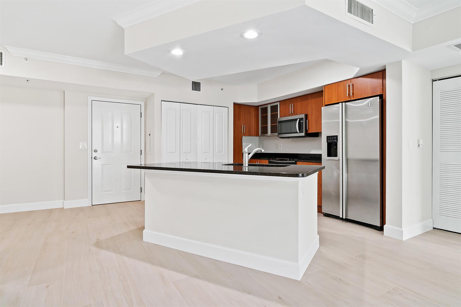 600 S Dixie Highway # 636, West Palm Beach FL 33401 photo 4