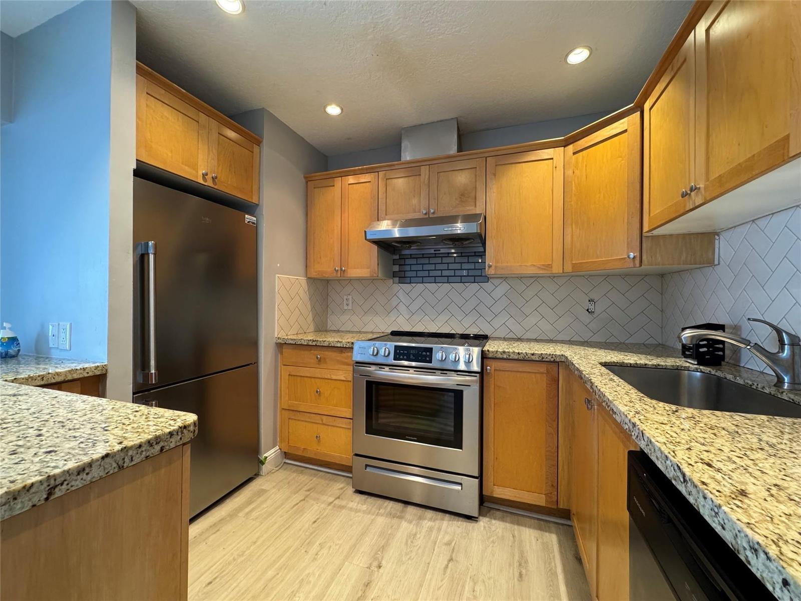 160 CYPRESS CLUB Drive # 607, Pompano Beach FL 33060 photo 5