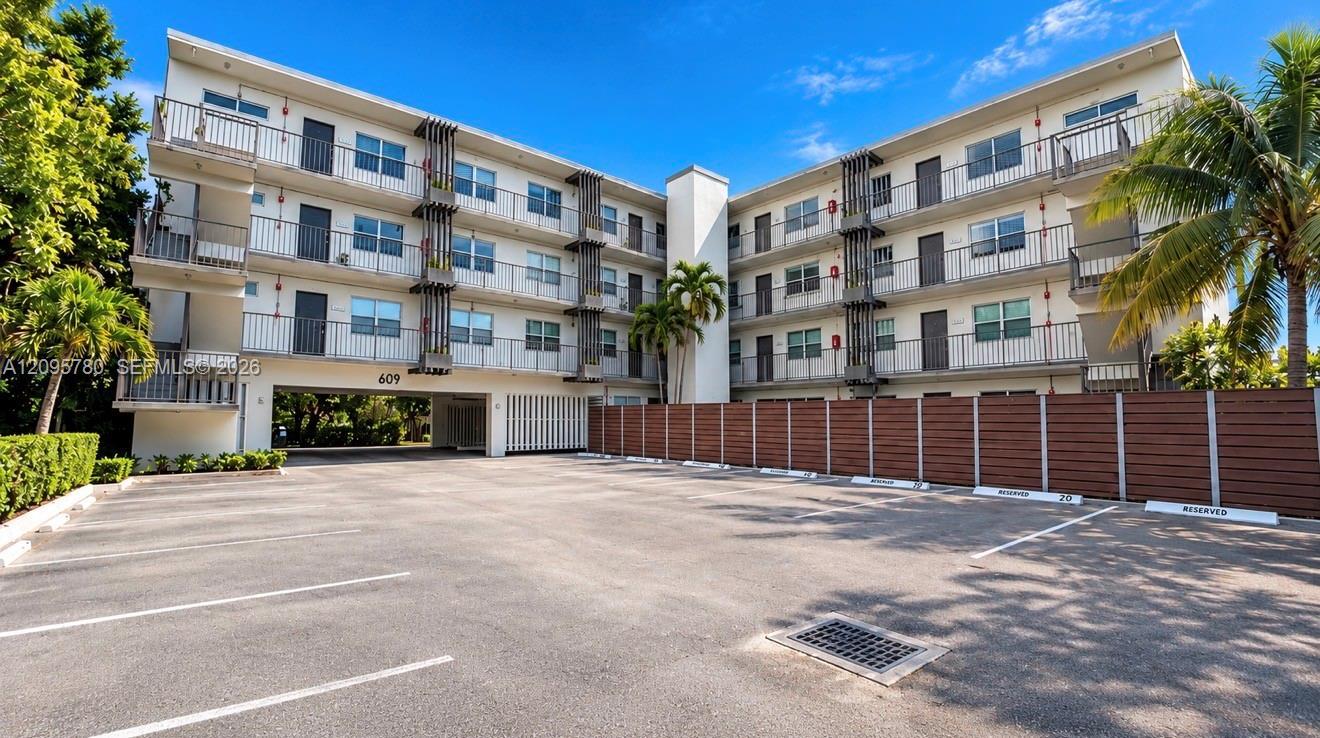 609 NE 13th Ave # 203, Fort Lauderdale FL 33304 photo 2